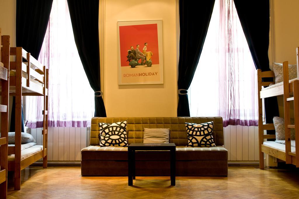 بودابست 11Th Hour Cinema Hostel المظهر الخارجي الصورة