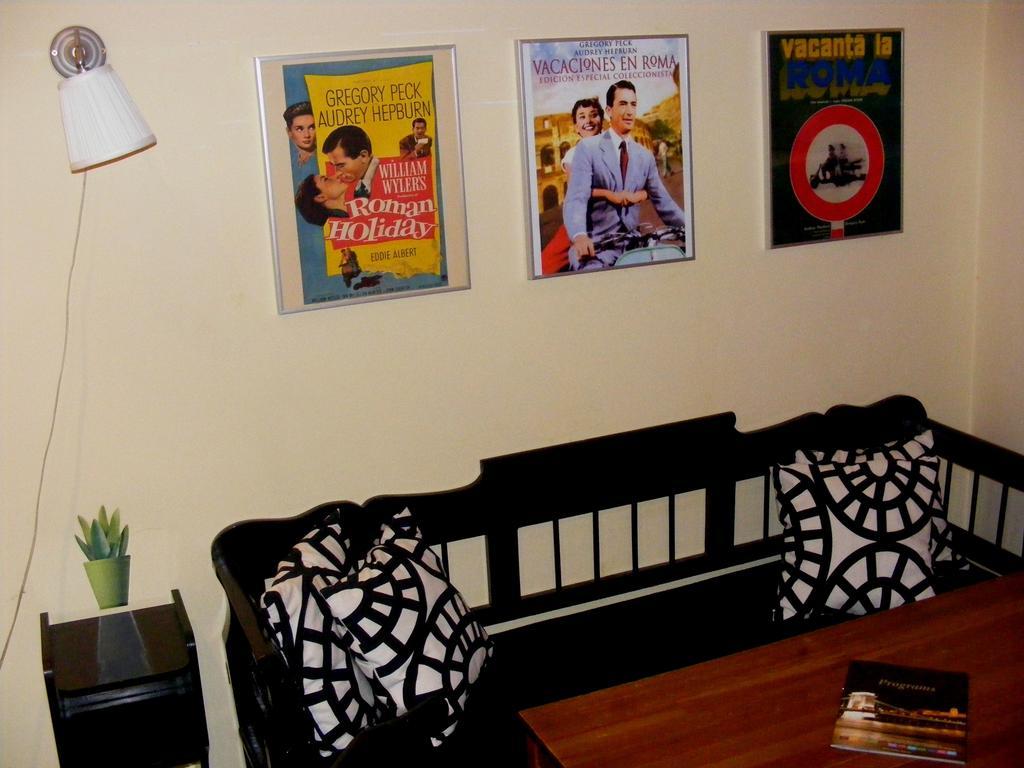 بودابست 11Th Hour Cinema Hostel الغرفة الصورة